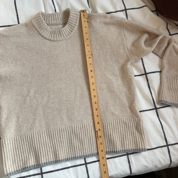 Faherty Wool Oversized Sweater - Picture 6 of 7
